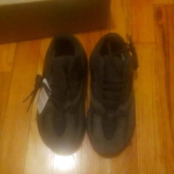 Adidas Yeezy 700\'s